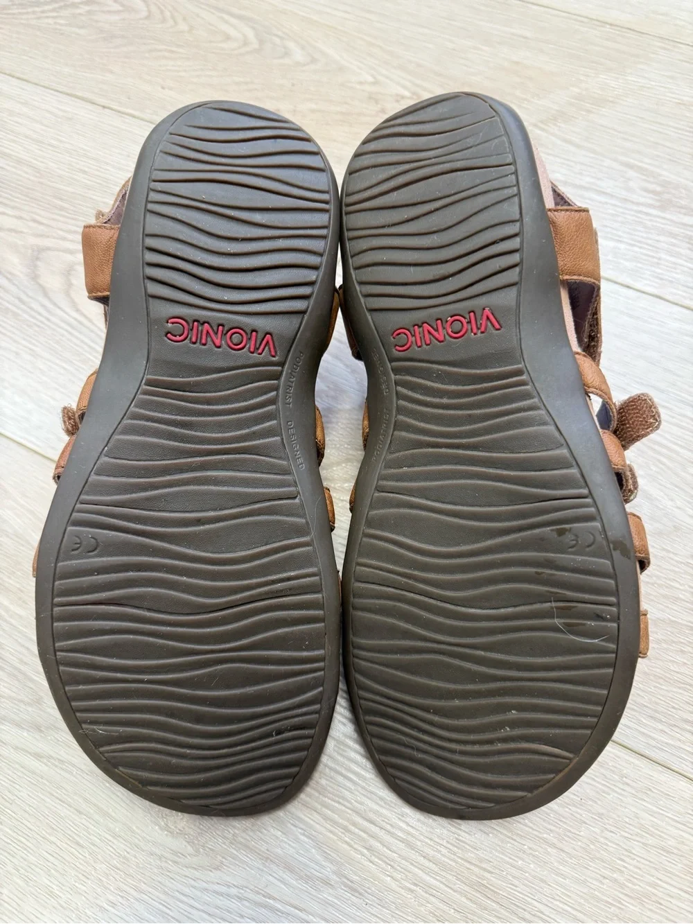 Vionic Harissa strappy brown leather orthotic footbed sandals women’s 10